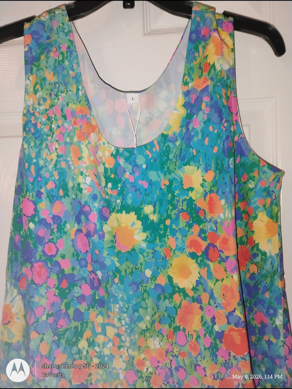 Women’s Floral Scoop Neck Tank Top - Multicolor PTP 20"
